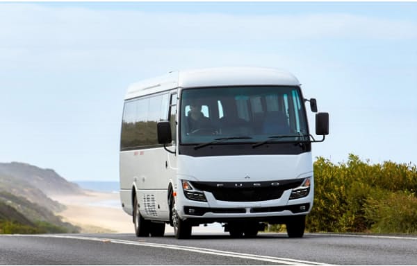 三菱ふそうトラック・バス、小型バス「ローザ」の新型モデルをオーストラリア市場に導入