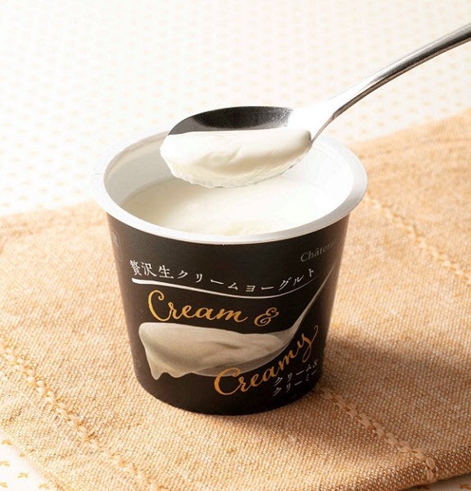 シャトレーゼ、「贅沢生クリームヨーグルト Cream&Creamy」