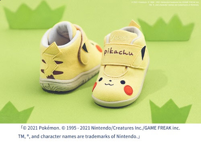 アシックスジャパン、ポケモン公式ベビーブランド「モンポケ」のピカチュウをイメージした子ども靴