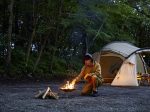 デサントジャパン、アウトドアブランド「マーモット」より難燃素材を使用したキャンプウェア