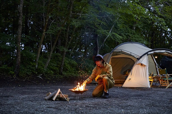 デサントジャパン、アウトドアブランド「マーモット」より難燃素材を使用したキャンプウェア