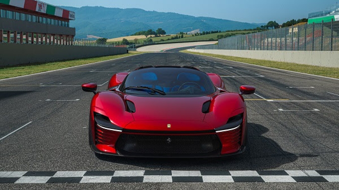 フェラーリ、「Icona」シリーズの新モデルとして「Daytona SP3」