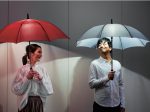 SMV JAPAN、LEDライトつきジャンプ傘「アンブレランタン」を発売