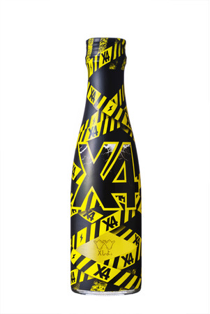 沢の鶴、若年層向けに新しい日本酒ドリンク「X4（エックスクアッド）」を発売