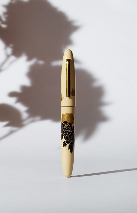 ナカバヤシ、高級筆記具ブランド「TACCIA」より万年筆コレクション「TACCIA 影絵 蒔絵万年筆」を数量限定発売