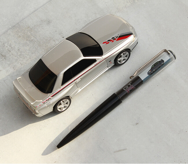 フェイス、日産スカイライン GT-R (BNR32)のフローティングペンを発売