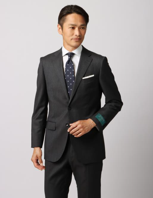 青山商事、「ヒルトン」からウール生地「アイトラベル」コレクションを使用したスーツを発売