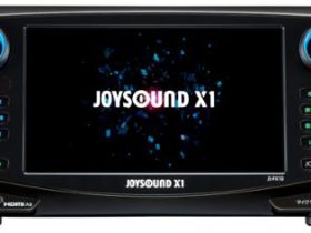 エクシング、業務用通信カラオケの新フラグシップモデル「JOYSOUND X1」を今秋発売