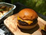 ワンダーテーブル、「WONDERTABLE MALL」で夏のBBQ特集「ハンバーグ しおた」のハンバーガーセットを販売