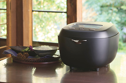 タイガー魔法瓶、土鍋炊飯器シリーズの最上位モデル「土鍋ご泡火炊き JRX-S100/S060」を発売