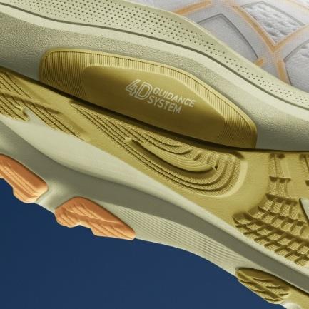 アシックスジャパン、ランニングシューズ「GEL-KAYANO 32」6品番を発売