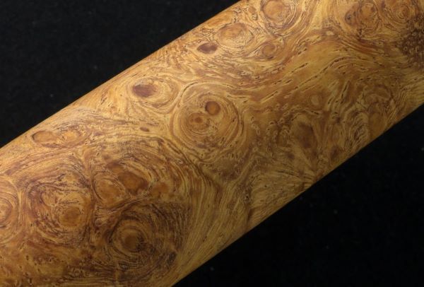 プラチナ万年筆、「出雲」ブランドから銘木シリーズ「花梨瘤」を数量限定発売