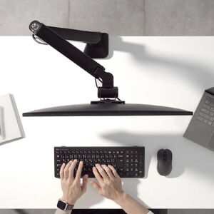 サンワサプライ、「サンワダイレクト」でメカニカルスプリング式モニターアーム「100-LAC011」を発売