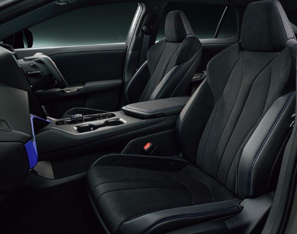 トヨタ、LEXUSがバッテリーEV専用モデル「RZ」に「RZ600e『F SPORT Performance』」を設定