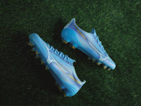 ミズノ、フットボールシューズ「MIZUNO α III」シリーズを発売