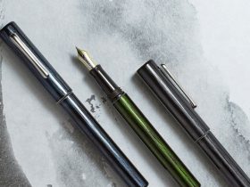 ナカバヤシ、高級筆記具ブランド「TACCIA」から美しい水の流れを表現した「TACCIA 玉水 漆万年筆」