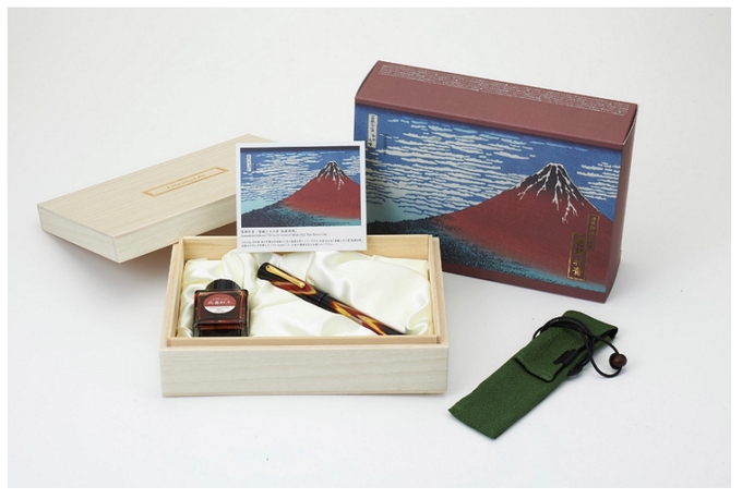 ナカバヤシ、高級筆記具ブランド「TACCIA」より「TACCIA 浮世絵 漆万年筆」