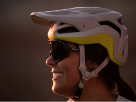 スペシャライズド、大胆な走りを意のままにする最新スタイルのマウンテンバイクヘルメットAmbush２を発売