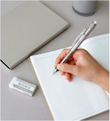 トンボ鉛筆、MONOブランドのシャープペンシルと消しゴムを「ダスティカラー」5色で展開した限定品を発売