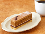 UCCコーヒープロフェッショナル、オリジナルケーキ「黒糖ミルクティのオペラ」と「お芋のズコットケーキ」を期間限定販売