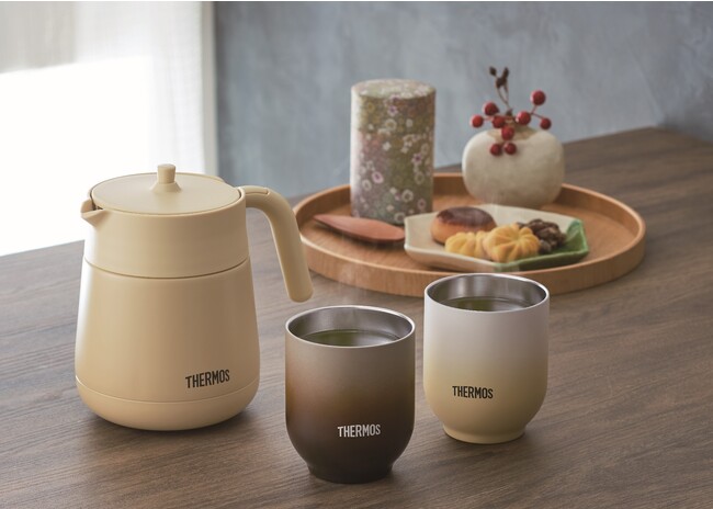サーモス、お茶がつくれて保温・保冷もできる『真空断熱ティーポット（TTE-450/700）』と湯呑み形状のカップ『真空断熱カップ（JDT-240/300）』を発売