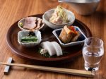 ゼットン、東京・恵比寿に旬な逸品料理と酒を楽しむ店「蕎麦いっこん」をオープン