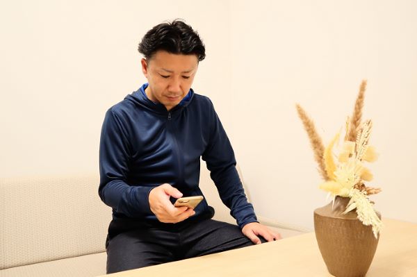 青山商事、「着るヒヤロン」とコラボしドライメッシュパーカーを発売