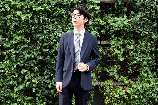 青山商事、最上級ブランド「ヒルトン」から夏場に最適な涼しさをまとう「キュプラ混冷感スーツ」を販売