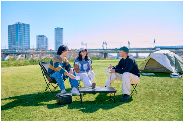 ニューウェルブランズ・ジャパン、コールマンがファミリーマートのオリジナルデザインのアウトドアグッズを数量限定で展開