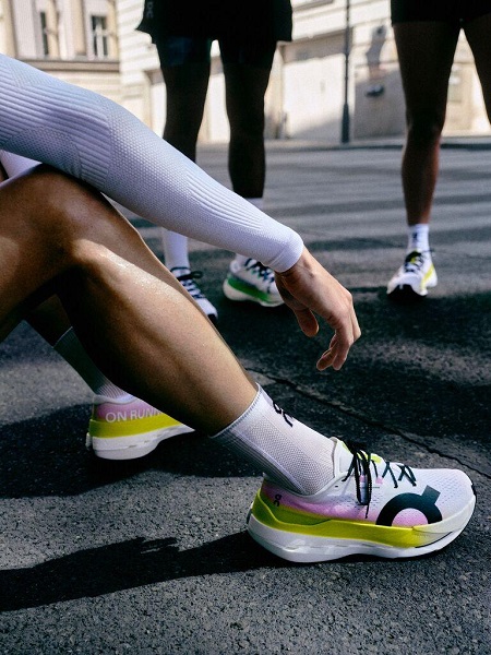 On、ランナーに向けたレーシングシューズ「Cloudboom Max（クラウドブームマックス）」を発売