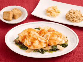 ナッシュ、もちもち水餃子を旨辛コチュジャンソースで楽しむ「水餃子のチーズコチュジャン」を発売