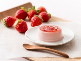 トーラク、季節限定商品「神戸プリン 甘熟いちご 4個入」を発売